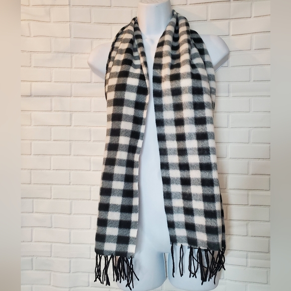 Black and White Checkered Fleece Scarf - Picture 1 of 6